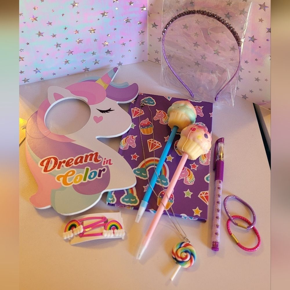 Unicorn 🦄Treat Set door notebook cupcake pens Lolipop necklace NWOT